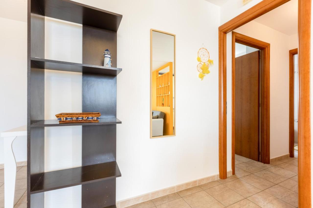 Ferienwohnung Lecce Colorful Flat With Terrace & Parking Exterior foto